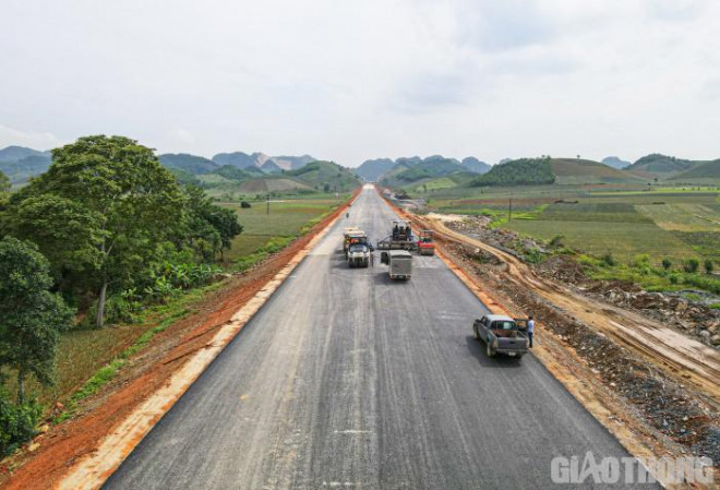 Toàn cảnh ngày đêm thi công cao tốc Bắc - Nam qua Ninh Bình, Thanh Hóa - 11