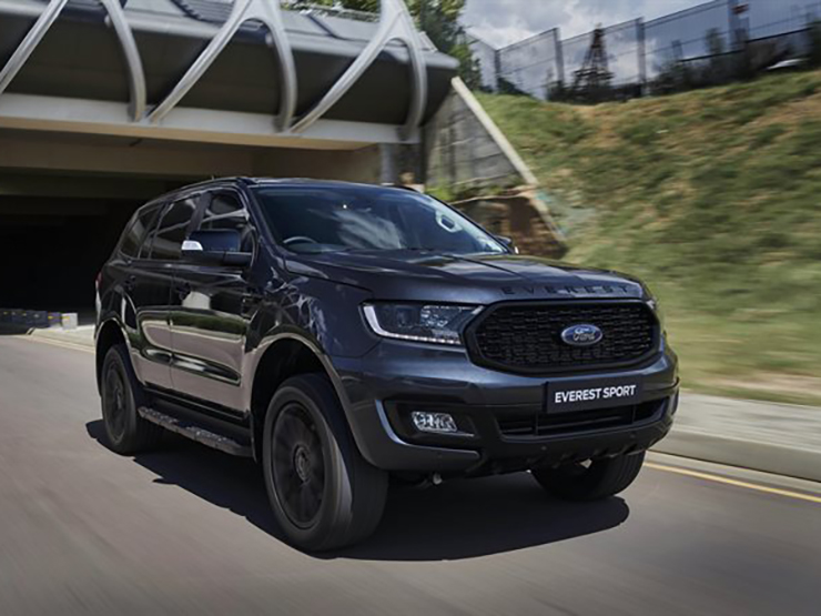 Giá xe Ford Everest niêm yết và lăn bánh tháng 5/2022
