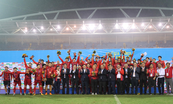 Nhìn lại những khoảnh khắc lịch sử trong ngày U23 Việt Nam đánh bại U23 Thái Lan, giành HCV SEA Games 31 - 15