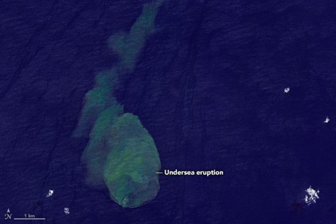 NASA chụp được &#34;cá mập phun lửa&#34; ở quần đảo Solomon - 1