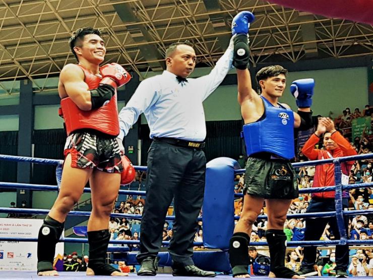 “Độc cô cầu bại” Nguyễn Trần Duy Nhất thể hiện sức mạnh đỉnh cao, giành HCV Muay Thái ở SEA Games