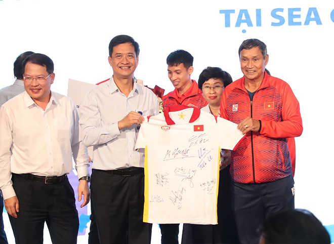 Tập đoàn VNPT thưởng “nóng” 2 tỷ đồng cho đội tuyển bóng đá nam U23 và đội tuyển bóng đá nữ Việt Nam - 7