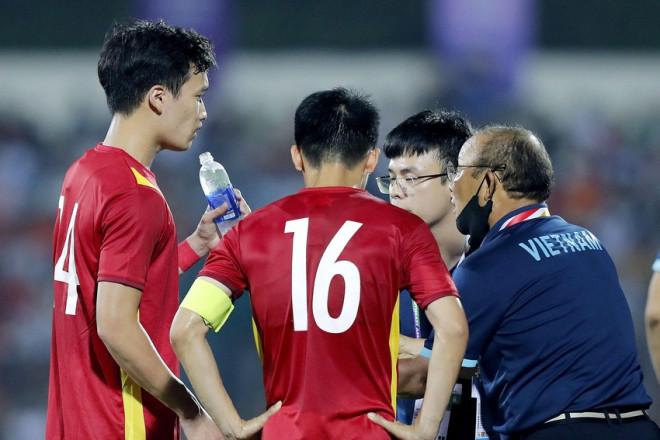 Tiến Linh, Công Phượng cùng tuyển Việt Nam đấu Afghanistan trên sân Thống Nhất - 1