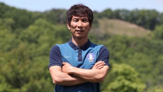 Tân HLV U23 Việt Nam: Gong Oh-kyun và niềm đam mê phát triển cầu thủ trẻ - 1