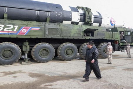 Hàn Quốc: Triều Tiên phóng tên lửa đạn đạo liên lục địa khi ông Biden đang bay