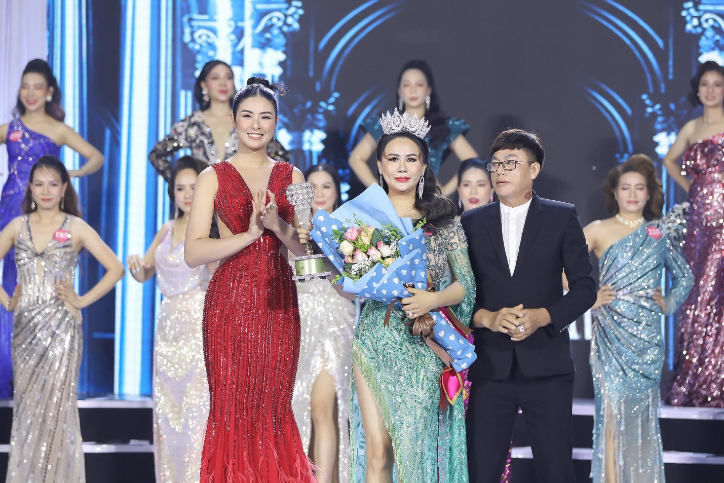 Nữ doanh nhân Cà Mau – Lý Thị Ngân đăng quang ngôi vị Hoa hậu thiện nguyện cuộc thi Hoa hậu Doanh nhân Việt Nam Toàn cầu 2022 - 1