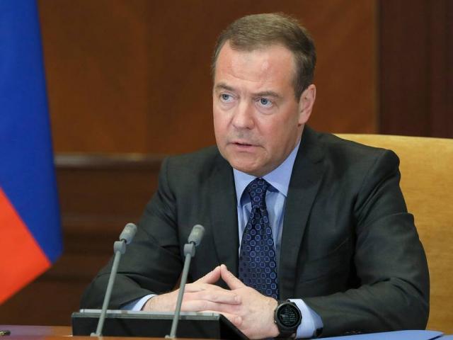 Ông Medvedev cảnh báo hậu quả với EU nếu đẩy Nga đến tình thế vỡ nợ