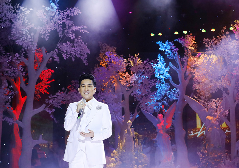 Quang Hà bật khóc khi hát tặng bố quá cố - nhạc sĩ Vũ Cẩm trong liveshow - 4