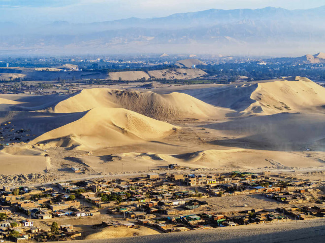 1654102629 1653577551 sand dunes of ica desert near huacachina ica region peru south america rhplf02518 width1232height918 Khám phá ngôi làng ốc đảo tuyệt đẹp hiện lên như cổ tích giữa lòng sa mạc Peru