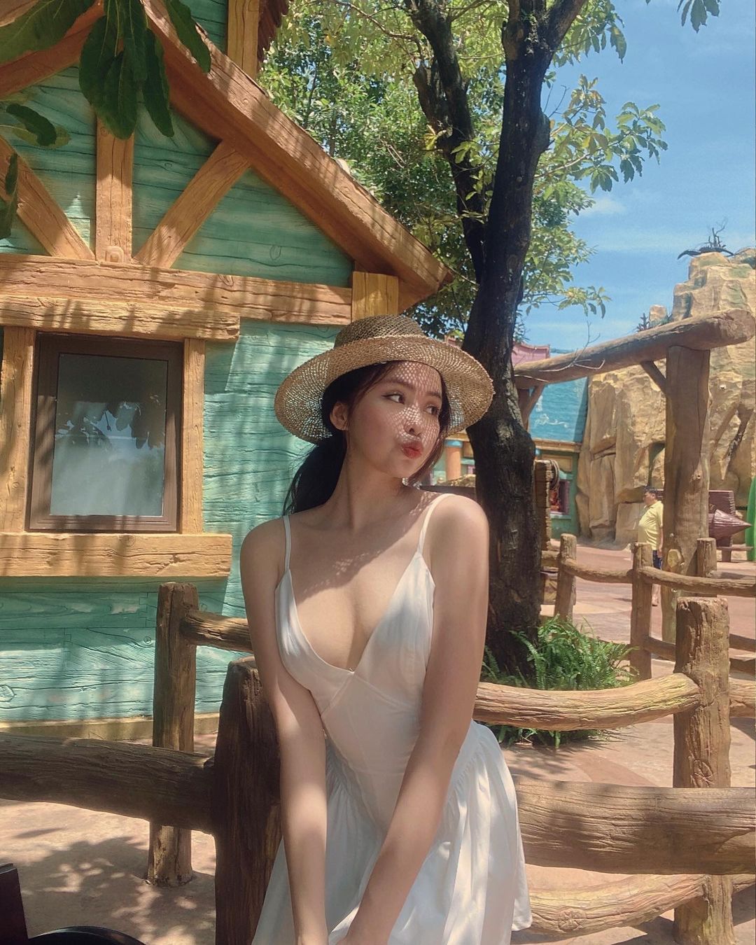 Nữ sinh Luật đẹp như trăng rằm tròn đầy, tăng cân vẫn quyến rũ - 5