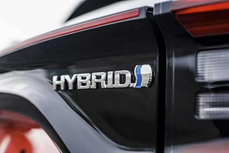 Toyota Fortuner thế hệ mới sẽ có phiên bản trang bị động cơ diesel hybrid - 1