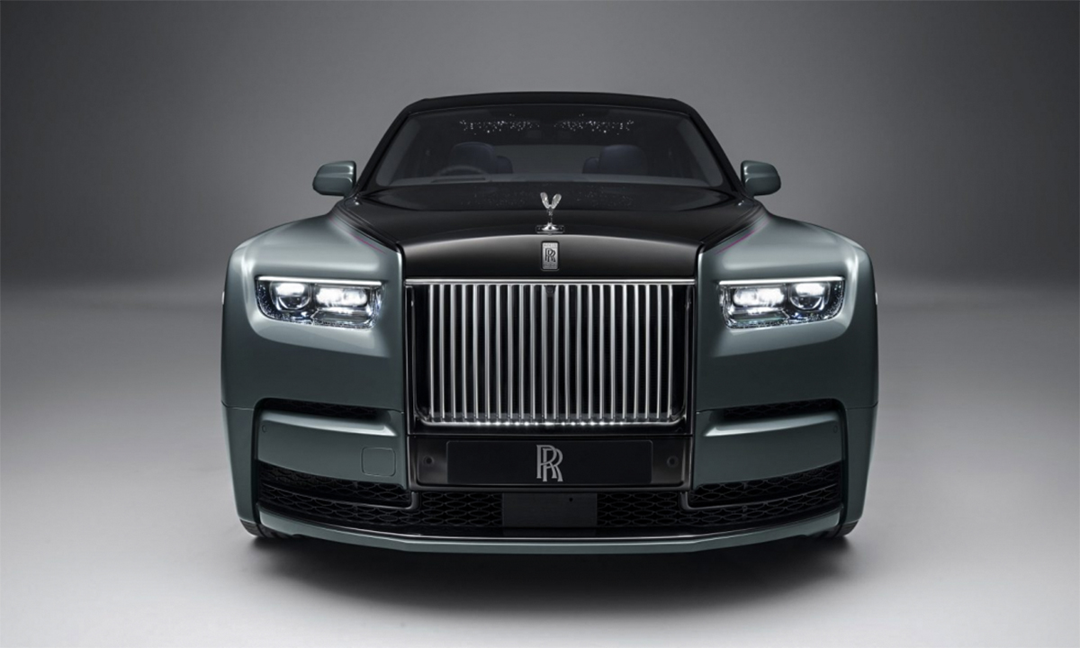 Với những nét vẽ tuyệt đẹp cùng những sọc màu chính xác, bạn sẽ tạo ra một bức tranh tuyệt vời về chiếc xe hơi Rolls-Royce. Hãy thử tài của mình với cách vẽ ô tô Rolls-Royce tại nhà bằng cách theo dõi các bước hướng dẫn chi tiết của chúng tôi.