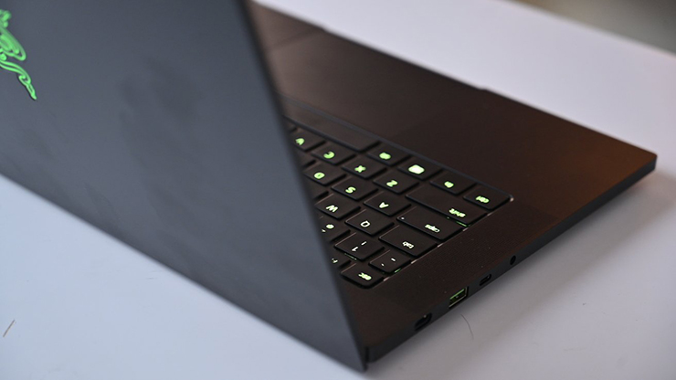Đọ sức laptop chơi game: MacBook Pro 14 inch 2021 và Razer Blade 14 2022 - 7