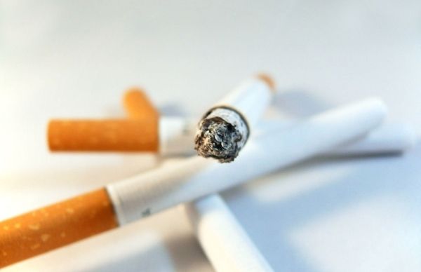 Không chỉ ung thư phổi, hút thuốc lá còn gây nên bệnh ung thư cực nguy hiểm này. - 1