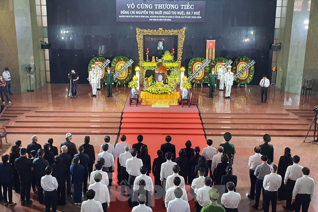 Xúc động những dòng sổ tang tiễn biệt bà Ngô Thị Huệ-phu nhân cố Tổng Bí thư Nguyễn Văn Linh - 1