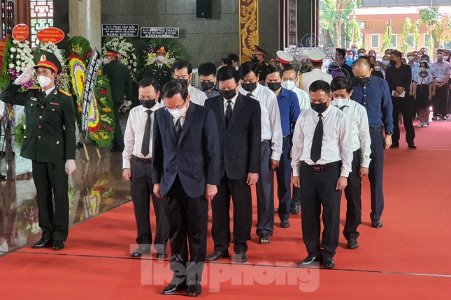 Xúc động những dòng sổ tang tiễn biệt bà Ngô Thị Huệ-phu nhân cố Tổng Bí thư Nguyễn Văn Linh - 2