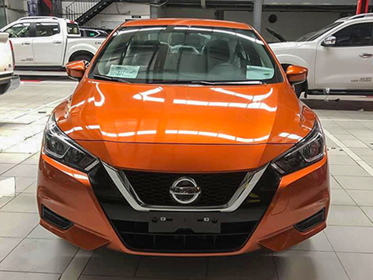 Nissan Almera giảm giá mạnh tìm kiếm khách hàng mới