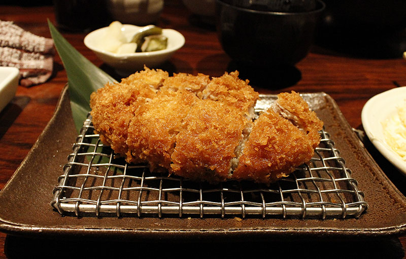 この料理は、天皇が日本で食べるように勧められて、早くも西洋化の時代に登場しました-3