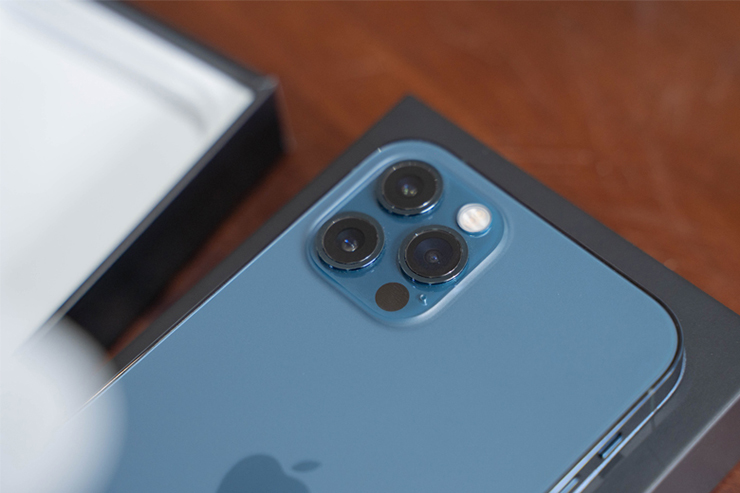 Ngang giá, iPhone 12 Pro Max hay Oppo Find X5 Pro đáng móc hầu bao hơn? - 5