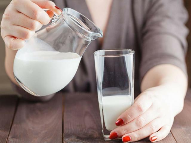 Uống sữa thay nước có làm tăng nguy cơ tử vong không?