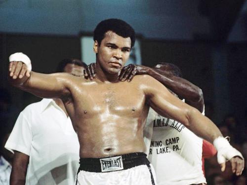 Huyền thoại quyền anh Muhammad Ali từng mắc căn bệnh không thể chữa khỏi - 2