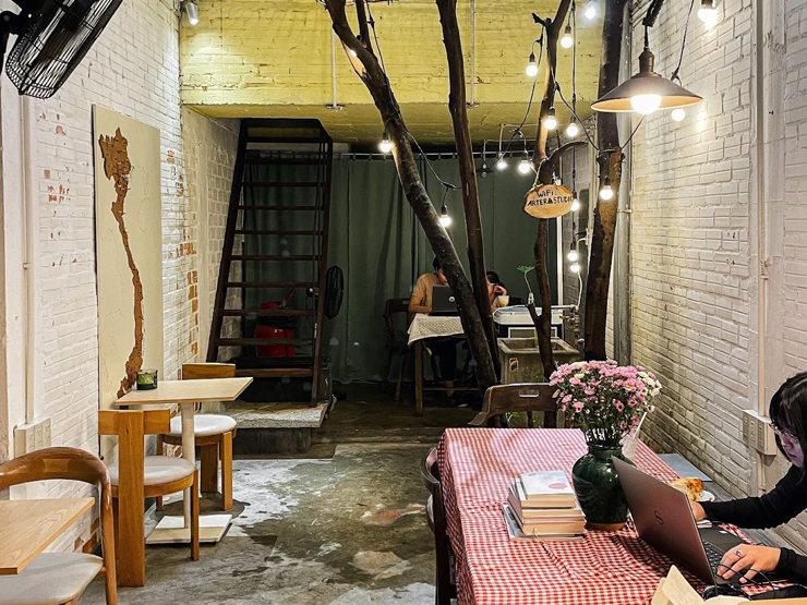 Tin tức ẩm thực - Khám phá quán cafe độc đáo với không gian kiến trúc hoài niệm Sài Gòn thập niên 70