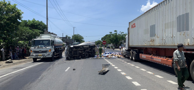 Tai nạn liên hoàn giữa 3 ôtô trên QL1 ở Thừa Thiên – Huế - 1