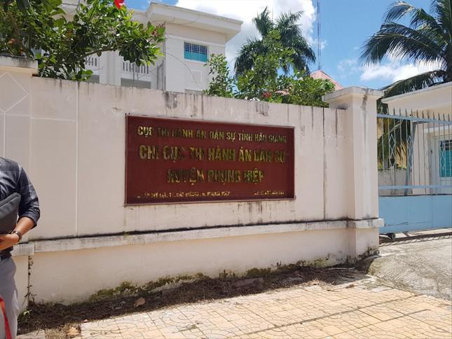 Cán bộ thi hành án dân sự ở Hậu Giang bị tố lừa đảo - 1
