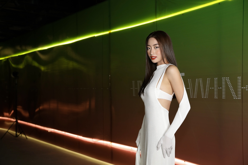 Hoa hậu Lương Linh, Hà Hồ diện phong cách tương lai tại show Cường Đàm - 1