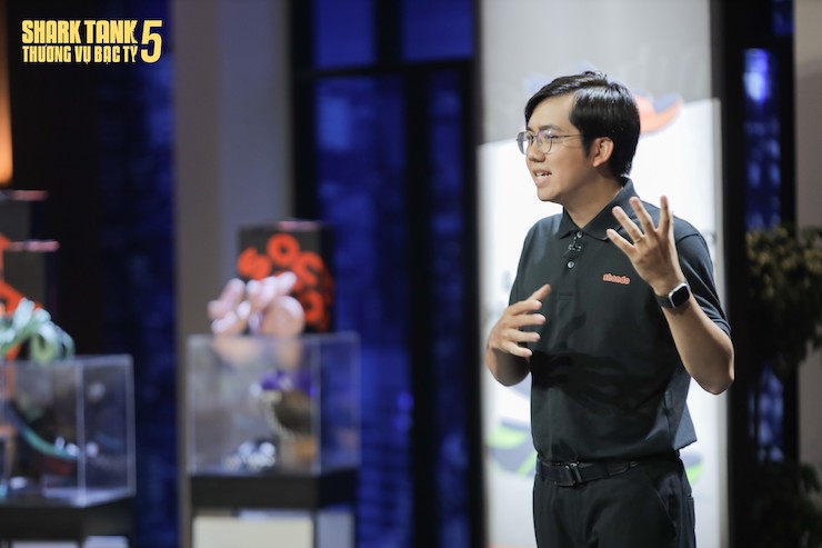 Shark Tank: Startup khởi nghiệp từ Facebook, gọi vốn thành công 1 triệu USD - 1