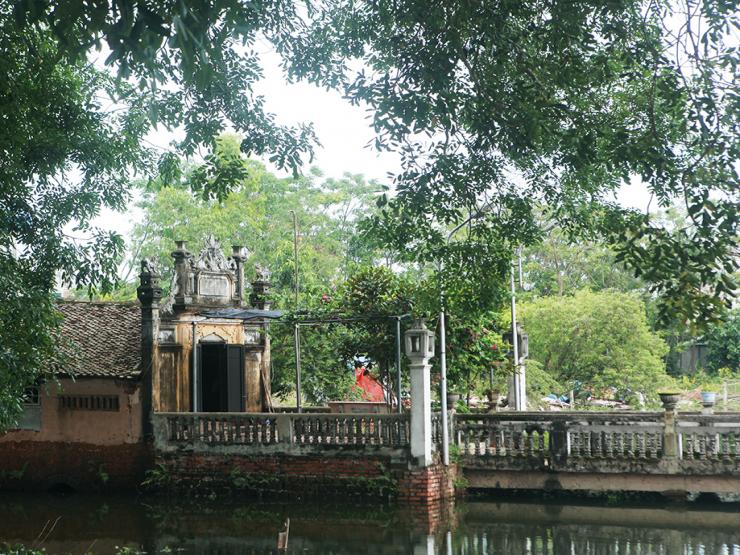 Cây cầu có thiết kế đặc biệt ở Hà Nội, trên là nhà, dưới là cầu