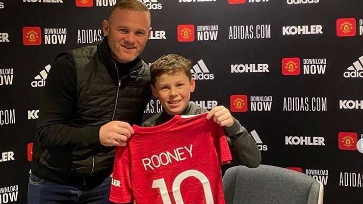 Con trai Rooney lập kỷ lục ghi bàn cho MU, sút tung lưới Man City & Liverpool - 1