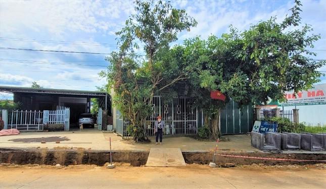 Xác minh nhà giàu bị cấp sổ hộ nghèo ở Ðắk Lắk - 1
