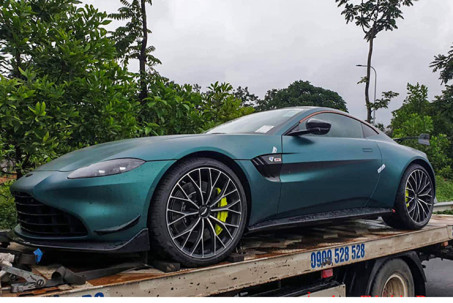 Bộ đôi siêu xe Aston Martin có mặt tại Việt Nam