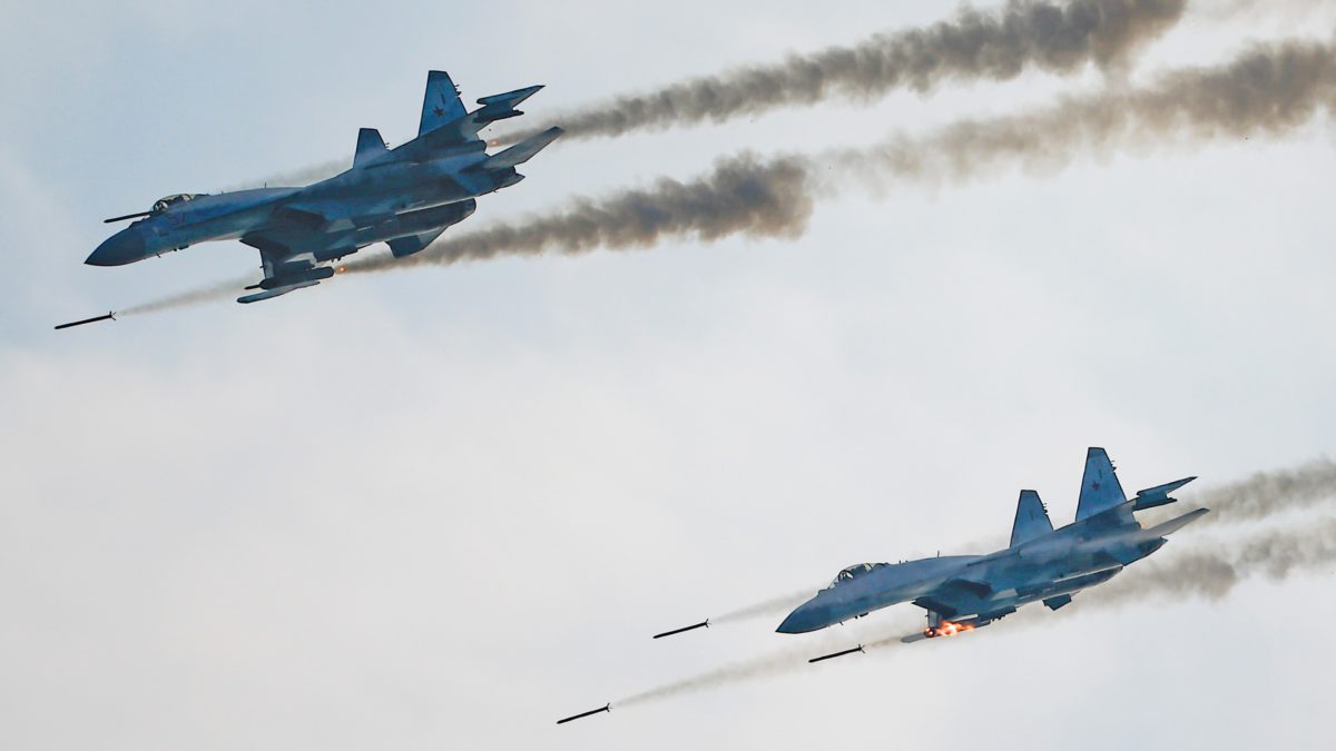 Nga tấn công dữ dội các mục tiêu ở Syria, nguy cơ xung đột quân sự với Mỹ tăng - 1