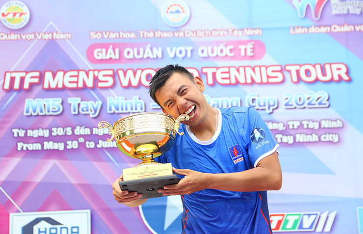 Hoàng Nam vô địch liên tiếp ba giải nhà nghề tại Tây Ninh, xô đổ kỷ lục quần vợt VN - 1
