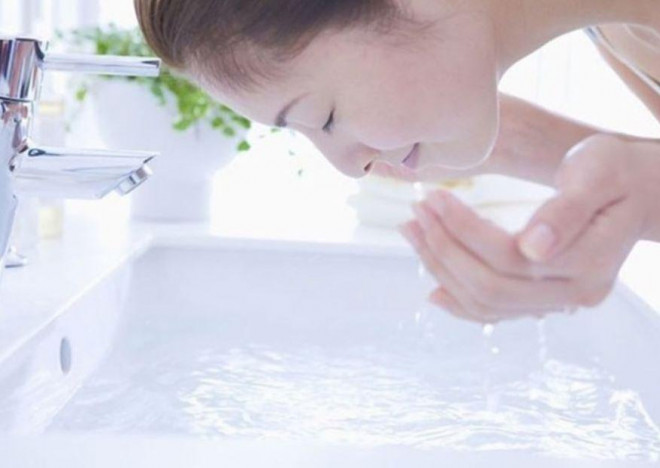 Cách xử trí da nhờn ngày hè - 2