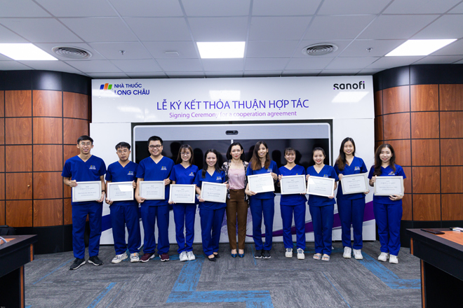 FPT Long Châu gây ấn tượng mạnh với gần 300 dược sĩ nhận chứng chỉ CPE từ Sanofi - 2