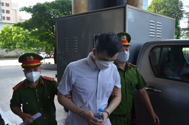 Hình ảnh cựu Chủ tịch TP.Hà Nội Nguyễn Đức Chung tại toà phúc thẩm vụ án mua chế phẩm Redoxy -3C - 1
