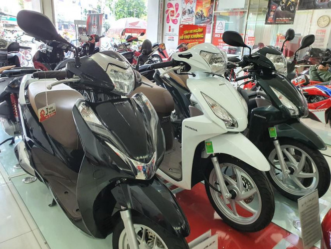 Mẫu xe tay ga bán chạy nhất của Honda, Vision tiếp tục tăng giá so với tuần trước - 1