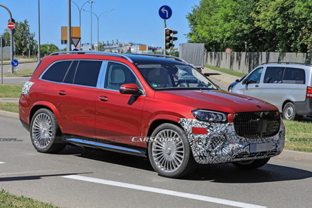 Mercedes-Maybach GLS phiên bản nâng cấp chạy thử trong lớp ngụy trang