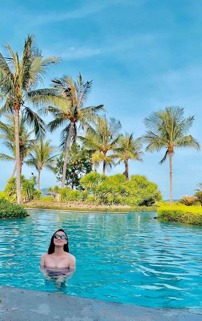 Người đẹp Việt và những bức hình để đời chụp ở bể bơi - 1