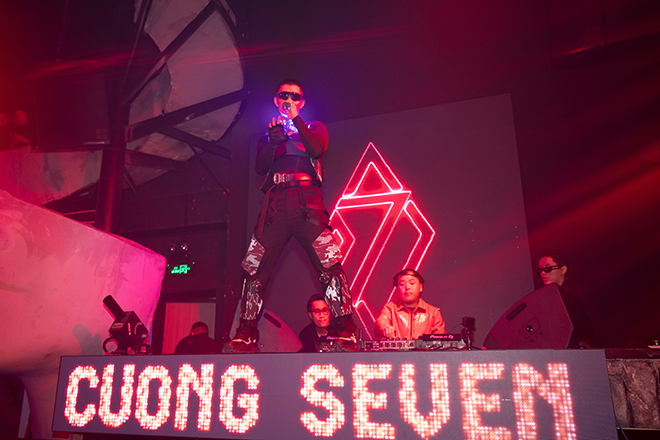 Vũ Ngọc Anh mặc bốc lửa đến dự minishow của Cuờng Seven với vai trò đặc biệt - 5