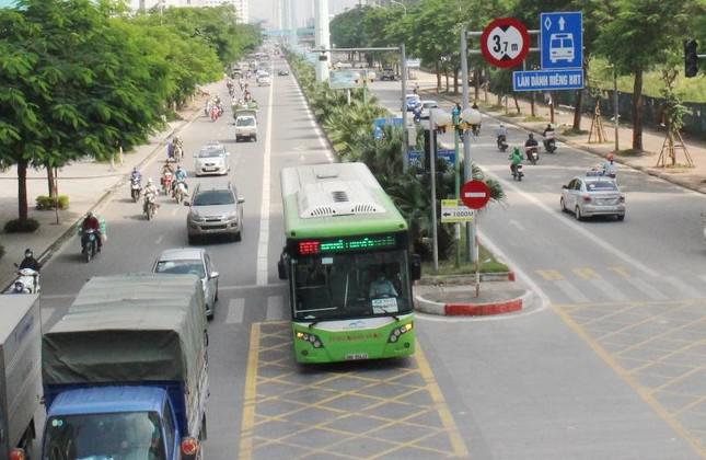 Hà Nội đề xuất cho xe khách, xe buýt thường đi vào làn BRT - 1