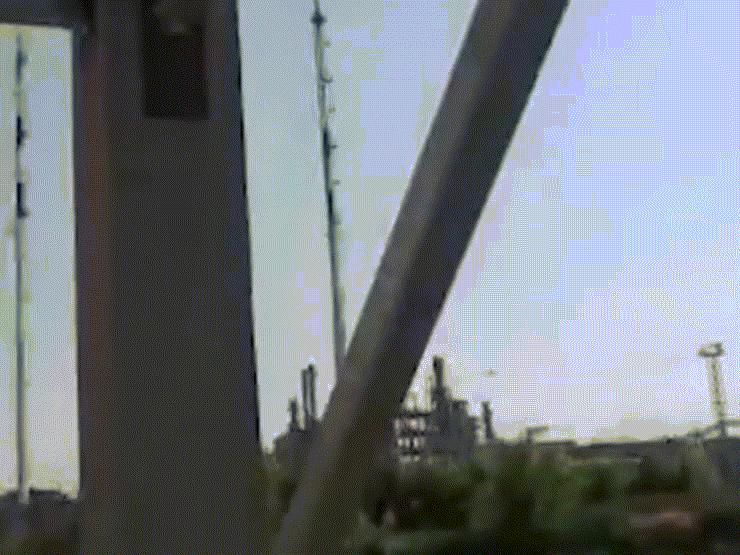 VIDEO: Cháy nhà máy lọc dầu Nga, ‘thủ phạm’ nghi là UAV Ukraine