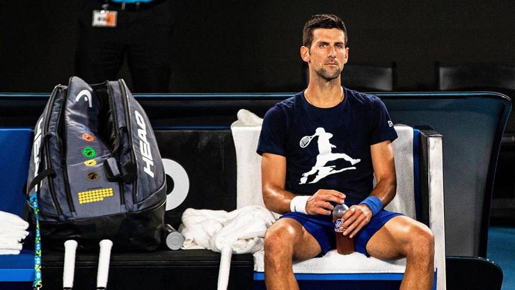 Djokovic và cả &#34;núi áp lực&#34; ở Wimbledon 2022: Bây giờ hoặc không bao giờ - 1