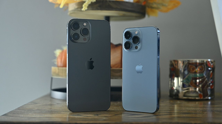 iPhone ngày càng bành trướng ở phân khúc smartphone cao cấp - 1