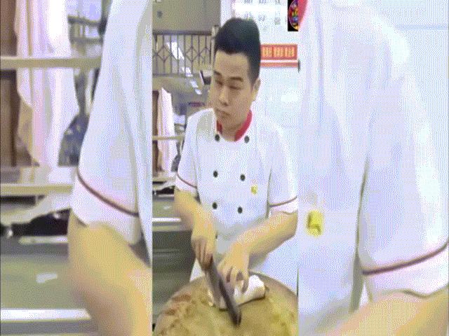 Clip: Chàng đầu bếp mù trổ tài dùng dao khiến người xem ”chóng mặt”