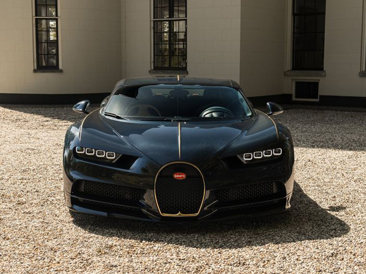Đây là một trong ba chiếc xe triệu đô Bugatti Chiron L'Ébé được sản xuất