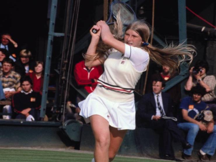 Rúng động trước Wimbledon: Nữ tay vợt bị ”làm bậy” 30 lần khi 16 tuổi